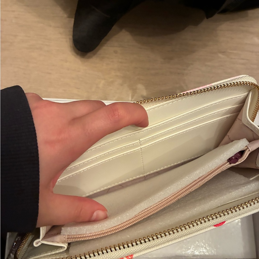 Aldo Cream and Red Lip Print Clutch - Picture 3 of 5
